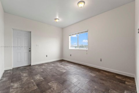 Casa en alquiler en Florida City, Florida, 4 dormitorios, 274.06 m2 № 1978129 - foto 9