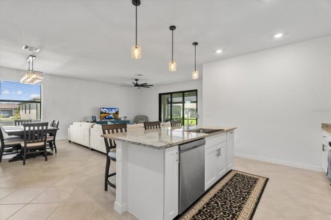 House in Port Charlotte, Florida 4 bedrooms, 188.31 sq.m. № 2393747 - photo 21