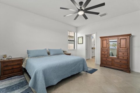 House in Port Charlotte, Florida 4 bedrooms, 188.31 sq.m. № 2393747 - photo 30