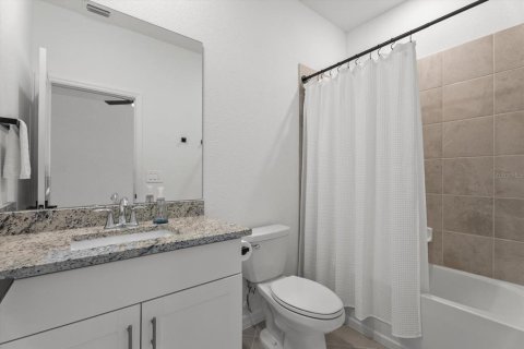 House in Port Charlotte, Florida 4 bedrooms, 188.31 sq.m. № 2393747 - photo 15