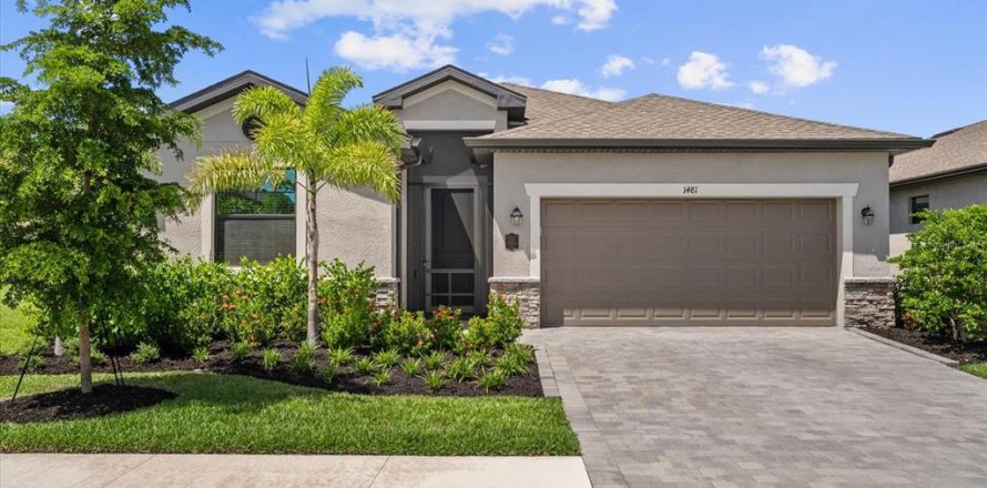 House in Port Charlotte, Florida 4 bedrooms, 188.31 sq.m. № 2393747