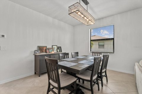 House in Port Charlotte, Florida 4 bedrooms, 188.31 sq.m. № 2393747 - photo 18