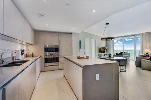 Condominio en alquiler en Hollywood, Florida, 2 dormitorios, 107.86 m2 № 2060060 - foto 8