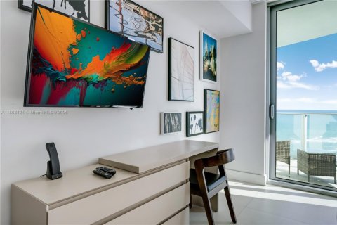 Condominio en alquiler en Hollywood, Florida, 2 dormitorios, 107.86 m2 № 2060060 - foto 14