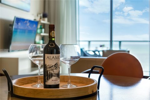 Condo in Hollywood, Florida, 2 bedrooms  № 2060060 - photo 29