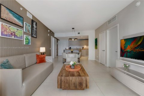 Condominio en alquiler en Hollywood, Florida, 2 dormitorios, 107.86 m2 № 2060060 - foto 5