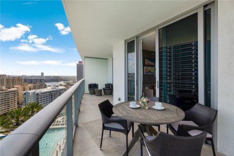 Condo in Hollywood, Florida, 2 bedrooms  № 2060060 - photo 28