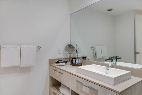 Condominio en alquiler en Hollywood, Florida, 2 dormitorios, 107.86 m2 № 2060060 - foto 18