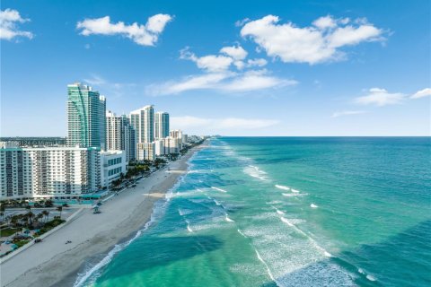 Condominio en alquiler en Hollywood, Florida, 2 dormitorios, 107.86 m2 № 2060060 - foto 24