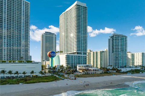 Condominio en alquiler en Hollywood, Florida, 2 dormitorios, 107.86 m2 № 2060060 - foto 25