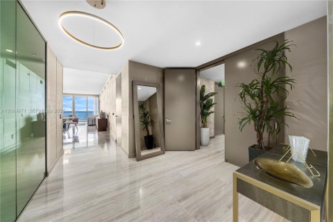Condo in Sunny Isles Beach, Florida, 3 bedrooms  № 2368430 - photo 18