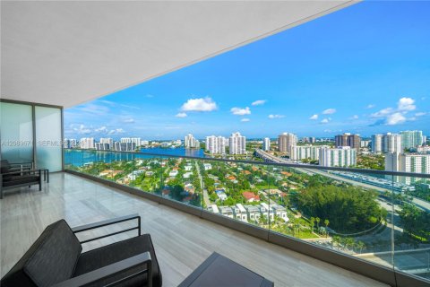 Condo in Sunny Isles Beach, Florida, 3 bedrooms  № 2368430 - photo 27