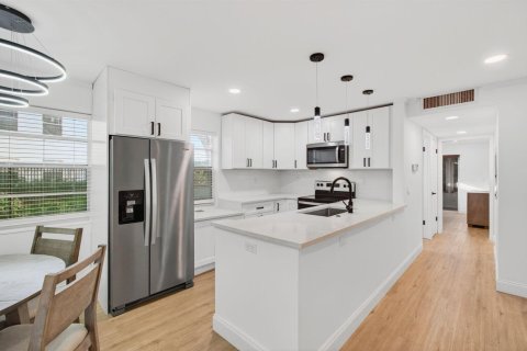 Condo in Delray Beach, Florida, 2 bedrooms  № 2247029