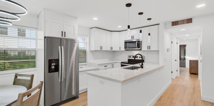 Condo in Delray Beach, Florida, 2 bedrooms  № 2247029