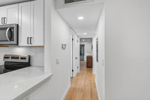 Condo in Delray Beach, Florida, 2 bedrooms  № 2247029 - photo 15