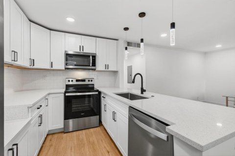 Condo in Delray Beach, Florida, 2 bedrooms  № 2247029 - photo 3