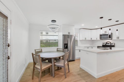 Condo in Delray Beach, Florida, 2 bedrooms  № 2247029 - photo 14