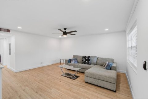 Condo in Delray Beach, Florida, 2 bedrooms  № 2247029 - photo 19