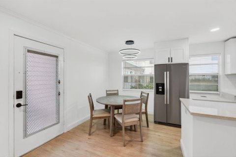 Condo in Delray Beach, Florida, 2 bedrooms  № 2247029 - photo 13