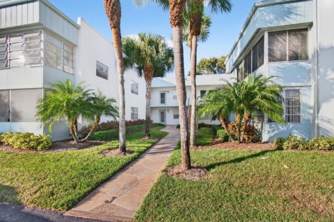 Condo in Delray Beach, Florida, 2 bedrooms  № 2247029 - photo 2