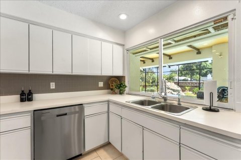 Villa ou maison à vendre à Palm Harbor, Floride: 4 chambres, 265.14 m2 № 2149819 - photo 18