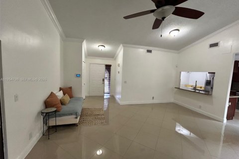 Villa ou maison à louer à Sunrise, Floride: 2 chambres, 83.61 m2 № 2009622 - photo 21