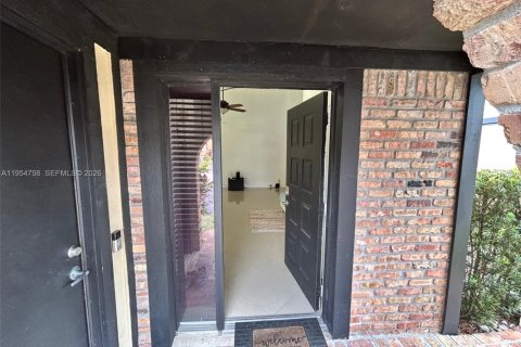 Villa ou maison à louer à Sunrise, Floride: 2 chambres, 83.61 m2 № 2009622 - photo 16