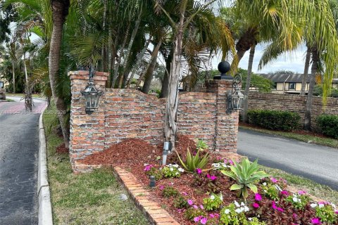 Villa ou maison à louer à Sunrise, Floride: 2 chambres, 83.61 m2 № 2009622 - photo 5