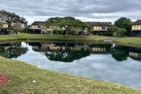 Villa ou maison à louer à Sunrise, Floride: 2 chambres, 83.61 m2 № 2009622 - photo 10