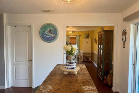 House in Edgewater, Florida 3 bedrooms, 130.81 sq.m. № 2198738 - photo 6
