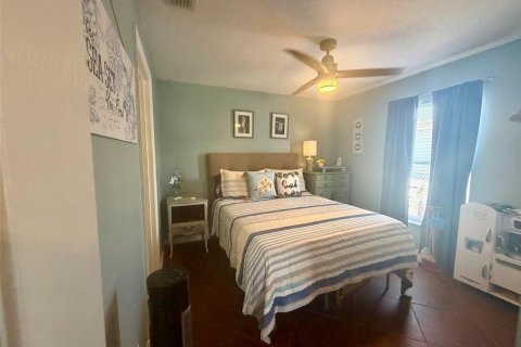 House in Edgewater, Florida 3 bedrooms, 130.81 sq.m. № 2198738 - photo 21