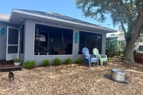 House in Edgewater, Florida 3 bedrooms, 130.81 sq.m. № 2198738 - photo 30