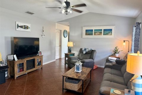 House in Edgewater, Florida 3 bedrooms, 130.81 sq.m. № 2198738 - photo 10