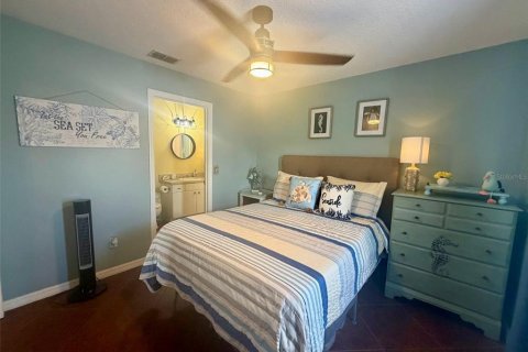 House in Edgewater, Florida 3 bedrooms, 130.81 sq.m. № 2198738 - photo 22