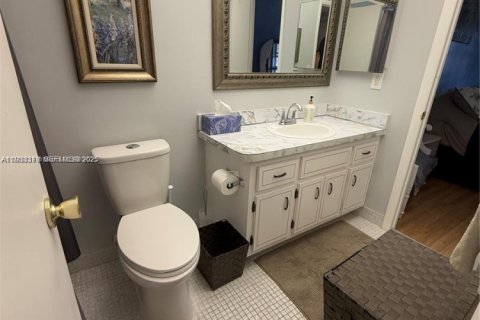 Condo in Lauderhill, Florida, 1 bedroom  № 1991198 - photo 8