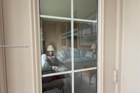 Condo in Lauderhill, Florida, 1 bedroom  № 1991198 - photo 14