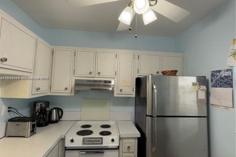 Condo in Lauderhill, Florida, 1 bedroom  № 1991198 - photo 6
