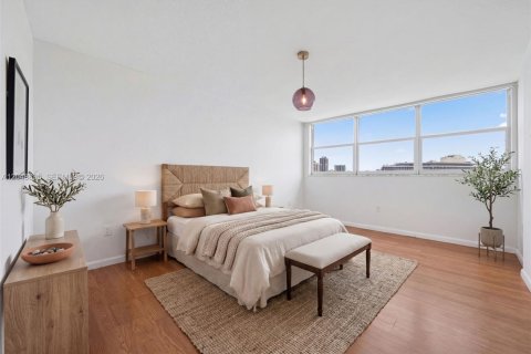 Condo in Miami Beach, Florida, 1 bedroom  № 2185945 - photo 21