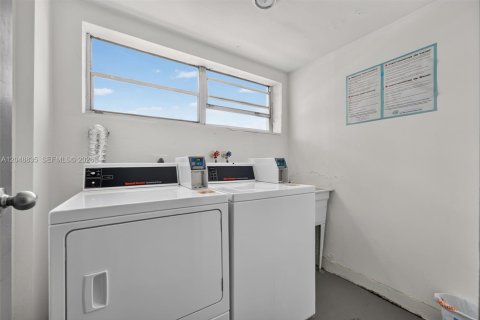 Condo in Miami Beach, Florida, 1 bedroom  № 2185945 - photo 25