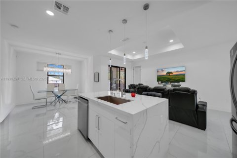 Casa en venta en Lehigh Acres, Florida, 3 dormitorios, 145.11 m2 № 2090268 - foto 7