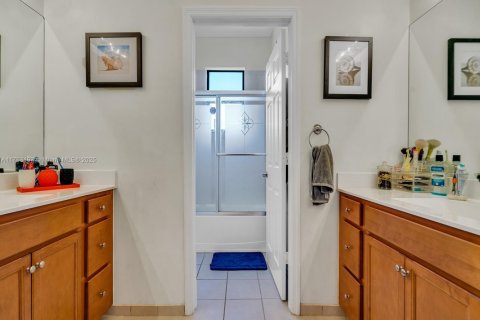 Купить виллу или дом в Хомстед, Флорида 4 спальни, 243.4м2, № 1500852 - фото 19
