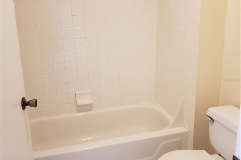 Снять в аренду кондоминиум в Орландо, Флорида 5 комнат, 99.59м2, № 1846814 - фото 21