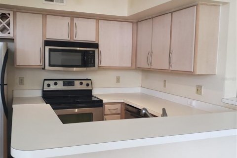 Снять в аренду кондоминиум в Орландо, Флорида 5 комнат, 99.59м2, № 1846814 - фото 8