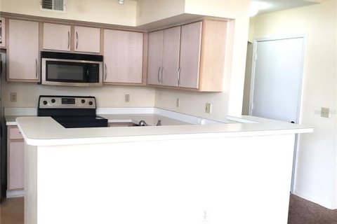 Снять в аренду кондоминиум в Орландо, Флорида 5 комнат, 99.59м2, № 1846814 - фото 11