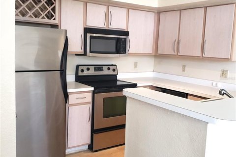 Снять в аренду кондоминиум в Орландо, Флорида 5 комнат, 99.59м2, № 1846814 - фото 9