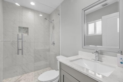 House in Key Largo, Florida 3 bedrooms, 128.21 sq.m. № 2062410 - photo 26