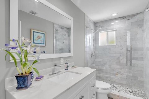 House in Key Largo, Florida 3 bedrooms, 128.21 sq.m. № 2062410 - photo 21