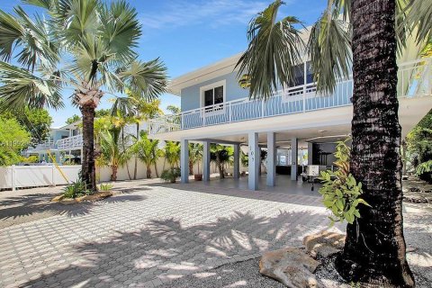 House in Key Largo, Florida 3 bedrooms, 128.21 sq.m. № 2062410 - photo 9