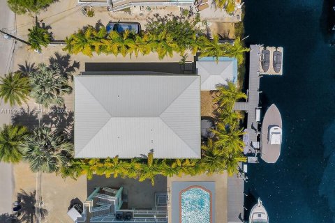 House in Key Largo, Florida 3 bedrooms, 128.21 sq.m. № 2062410 - photo 13