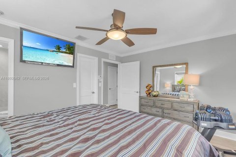 House in Key Largo, Florida 3 bedrooms, 128.21 sq.m. № 2062410 - photo 25